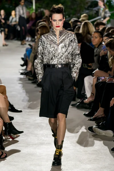 Look 39